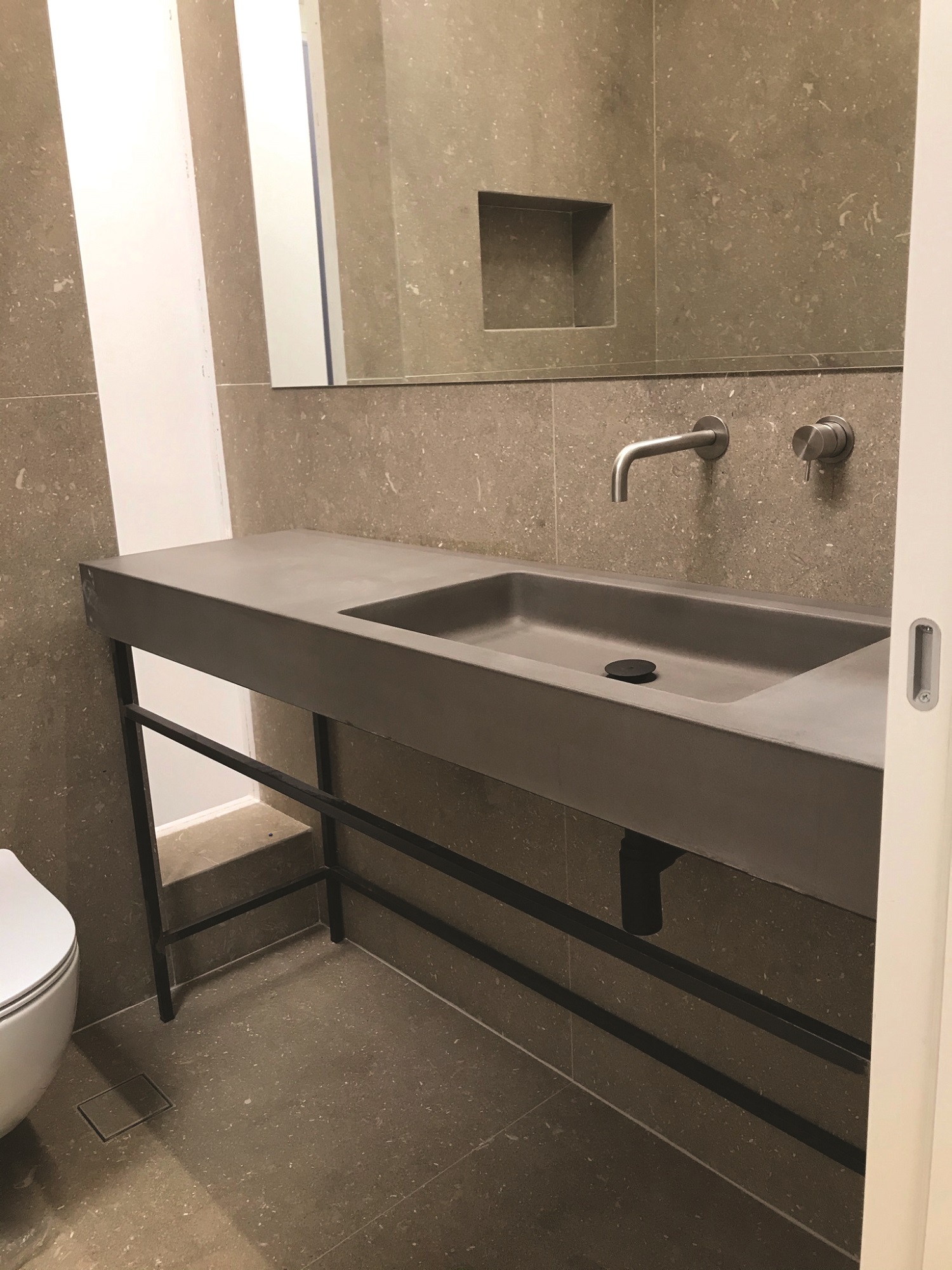 PLURA M Grey Urbi Et Orbi Lavabo De Cemento GAL